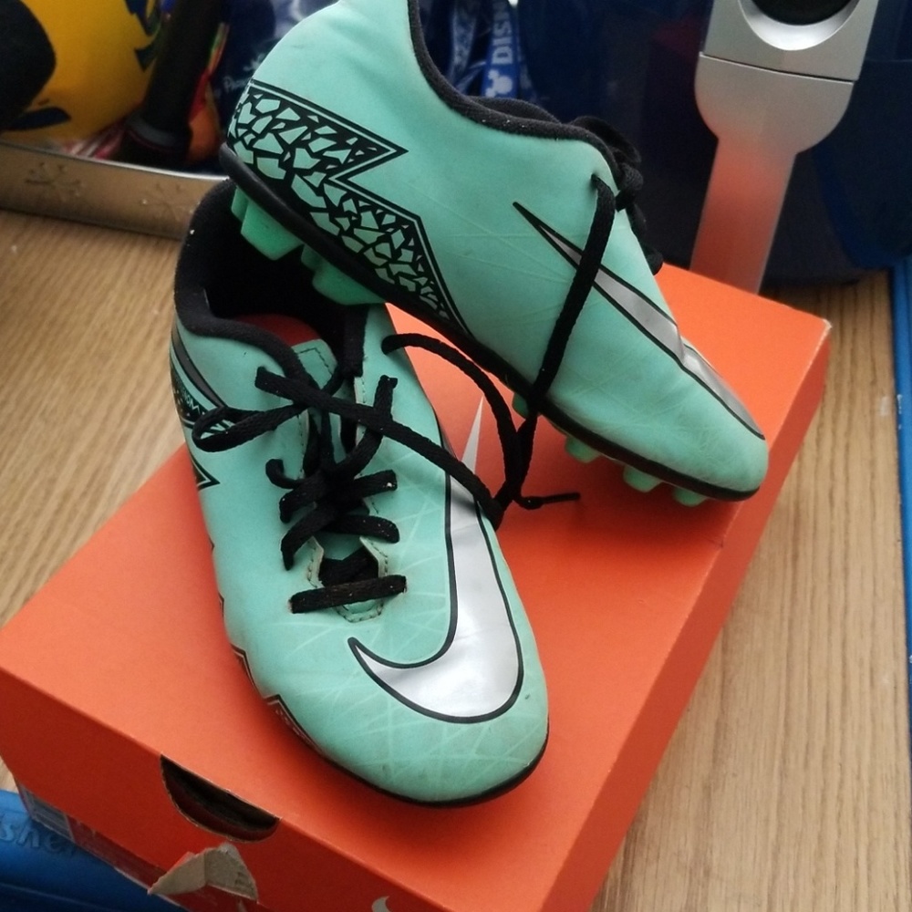 Girls size 1 Nike Hypervenom Cleats